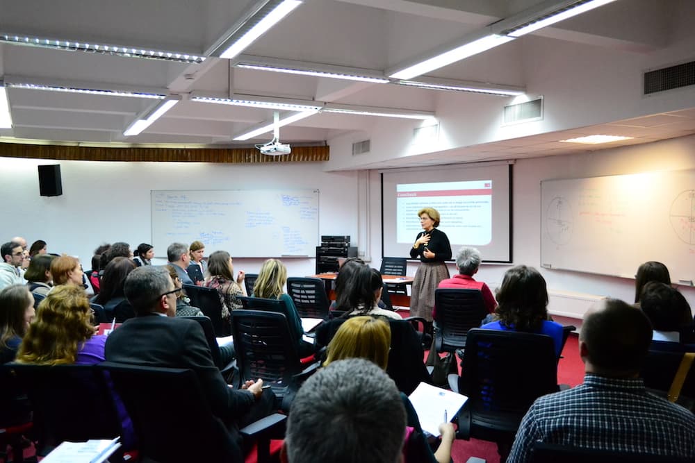 De ce o Academie de management? 