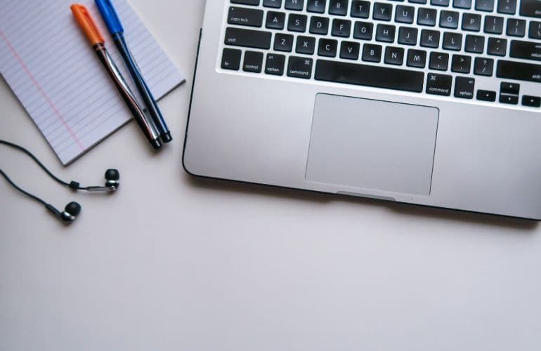5 sfaturi pentru a urma cursuri online, in timp ce lucrezi full-time