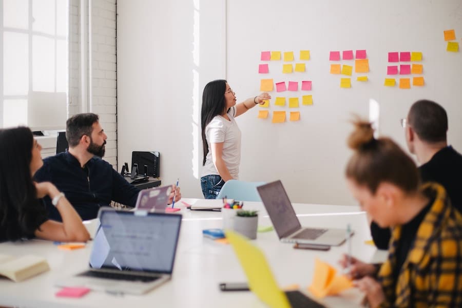 3 motive pentru care training-urile sunt un „must” într-o companie