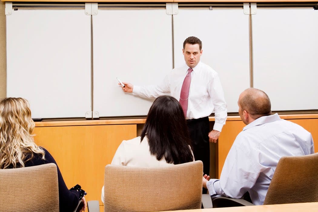 Adauga experientei tale de trainer un certificat de Formator