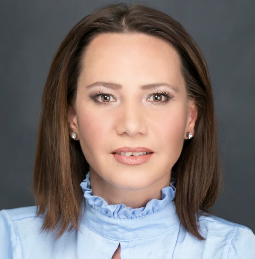 Lăcrămioara Brecea: Once an actress, always Public Speaking