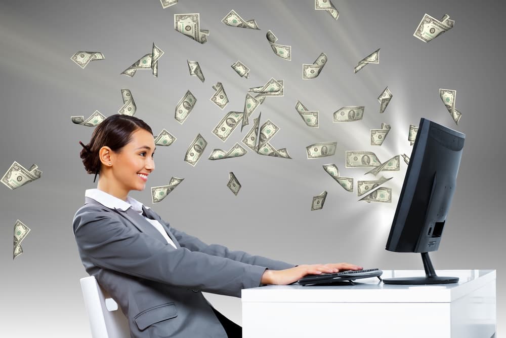 Compensaţii şi beneficii în domeniul financiar