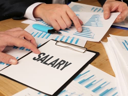 Transparența Salarială: De ce este Esențială Într-un Proces de Recrutare Eficient